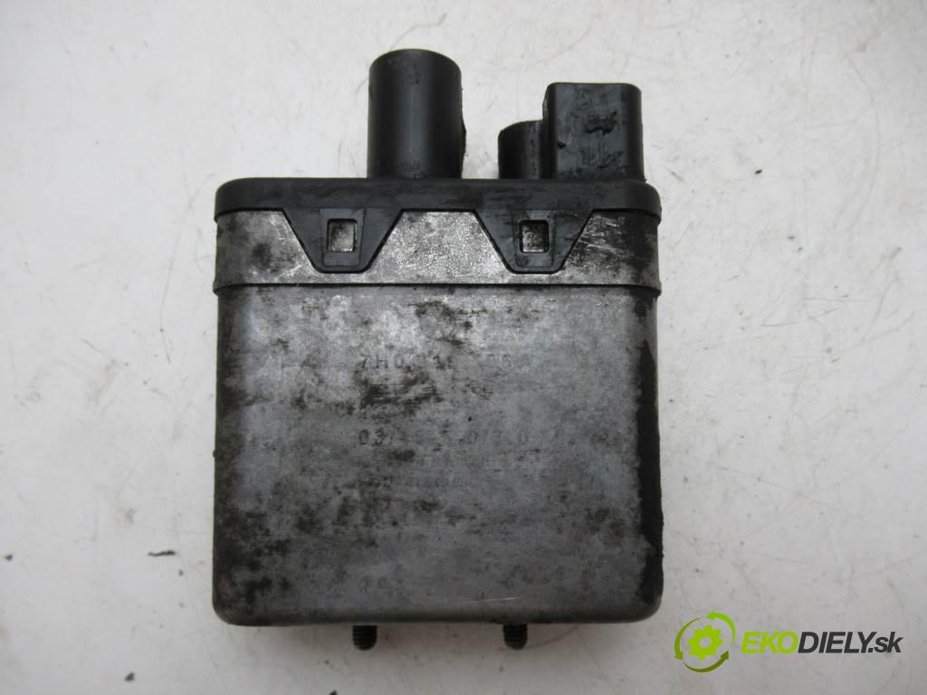 Volkswagen Transporter V T5    MULTIVAN 2.5TDI 130KM 03-09  Modul Riadiaca jednotka ventilátora  (Ostatné)