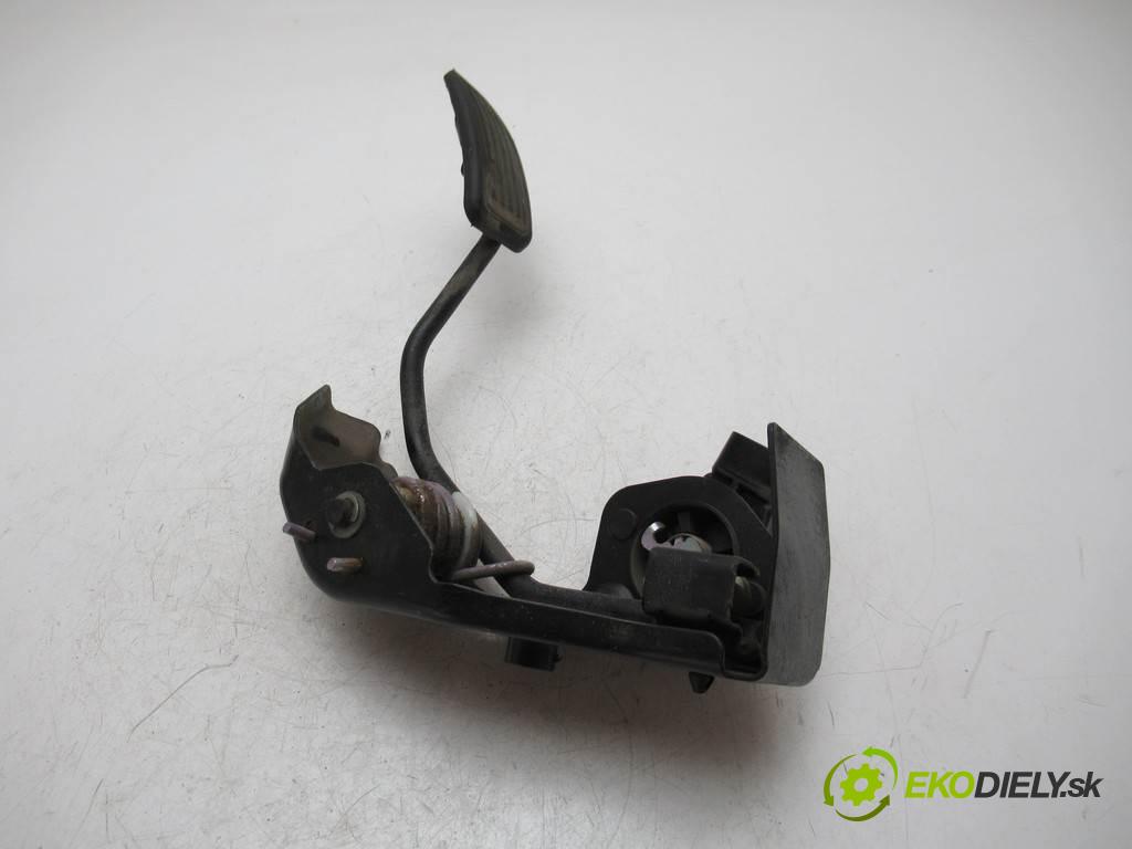 Toyota Avensis II T25 LIFT  2007  SEDAN 4D 2.0D-4D 126KM 03-09 2000 Potenciometer plynového pedálu 89281-52021 (Pedále)
