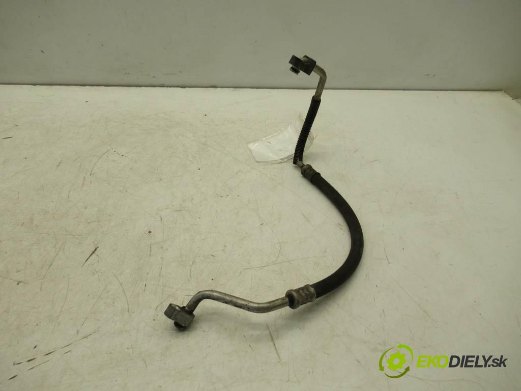 Toyota Avensis II T25 LIFT    SEDAN 4D 2.0D-4D 126KM 03-09  rúrka klimatizace  (Rozvody klimatizace)