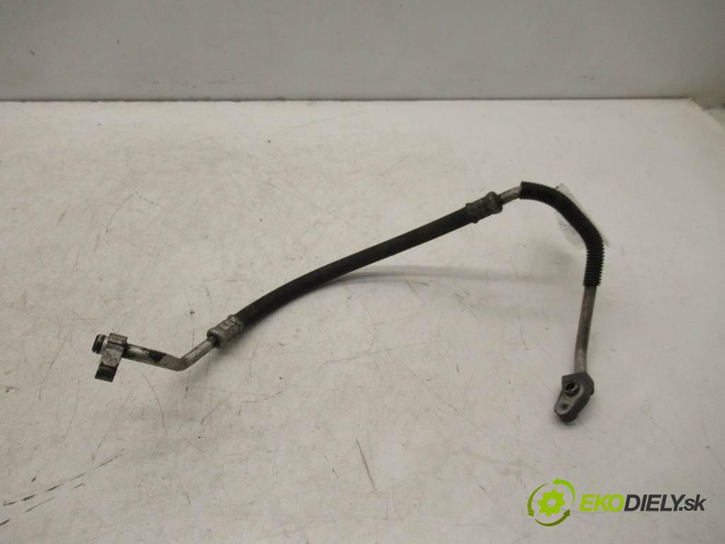 Toyota Avensis II T25 LIFT    SEDAN 4D 2.0D-4D 126KM 03-09  rúrka klimatizace  (Rozvody klimatizace)