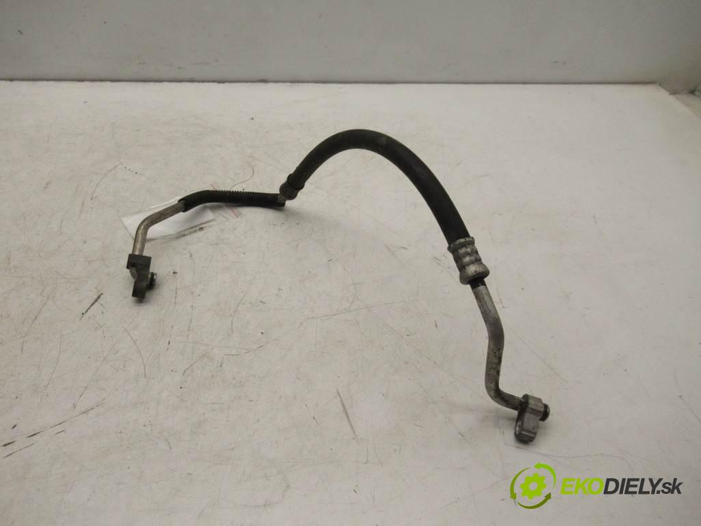 Toyota Avensis II T25 LIFT    SEDAN 4D 2.0D-4D 126KM 03-09  rúrka klimatizace  (Rozvody klimatizace)