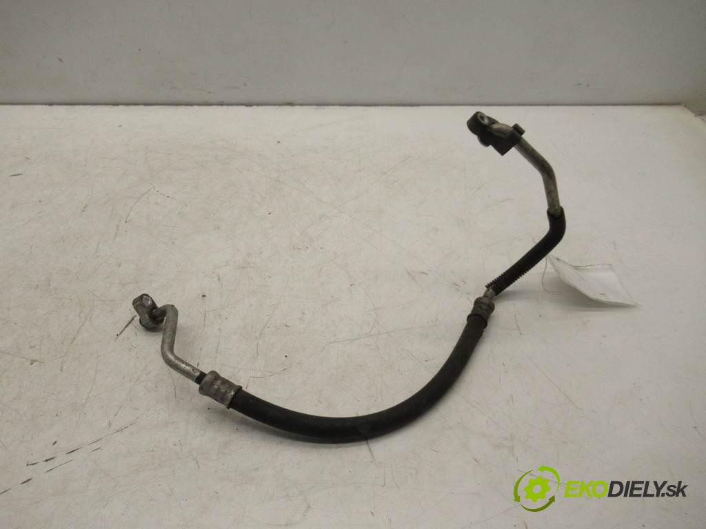 Toyota Avensis II T25 LIFT    SEDAN 4D 2.0D-4D 126KM 03-09  rúrka klimatizace  (Rozvody klimatizace)