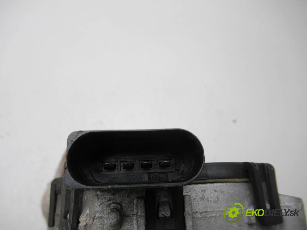 Fiat Croma  2010  LIFT KOMBI 5D 1.9TJD 120KM 05-11 1900 Mechanizmus stieračov predný 51708219 (Motorčeky stieračov predné)