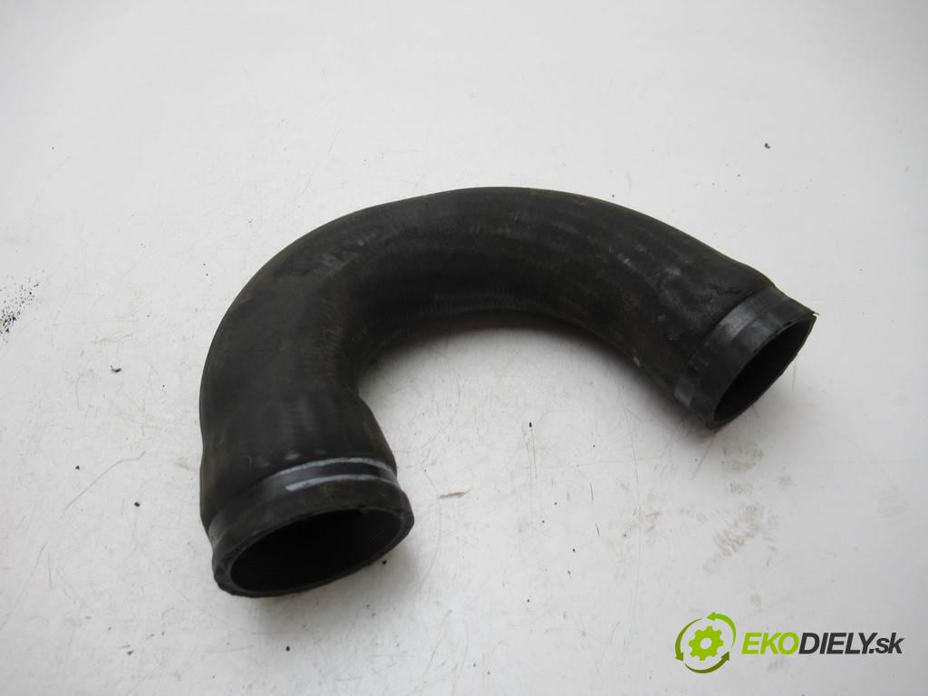 Fiat Croma    LIFT KOMBI 5D 1.9TJD 120KM 05-11  Rúra hadice turba  (Hadice intercoolera)