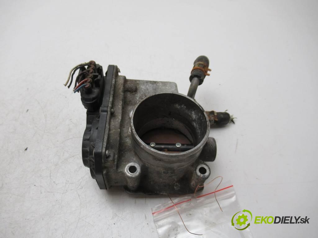 Toyota Avensis II T25  2007 95 kW KOMBI 5D 1.8V 129KM 03-09 1800 škrtíci klapka 22030-0D011 (Škrticí klapky)