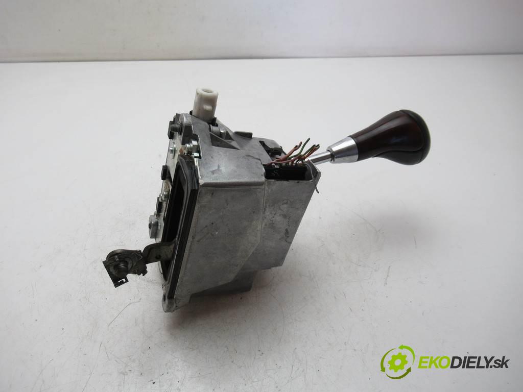 Mercedes-Benz S W220  2002 165 kW SEDAN 4D 3.2B 224KM 98-05 3200 Kulisa - - A2202673324 (Rýchlostné páky / kulisy)