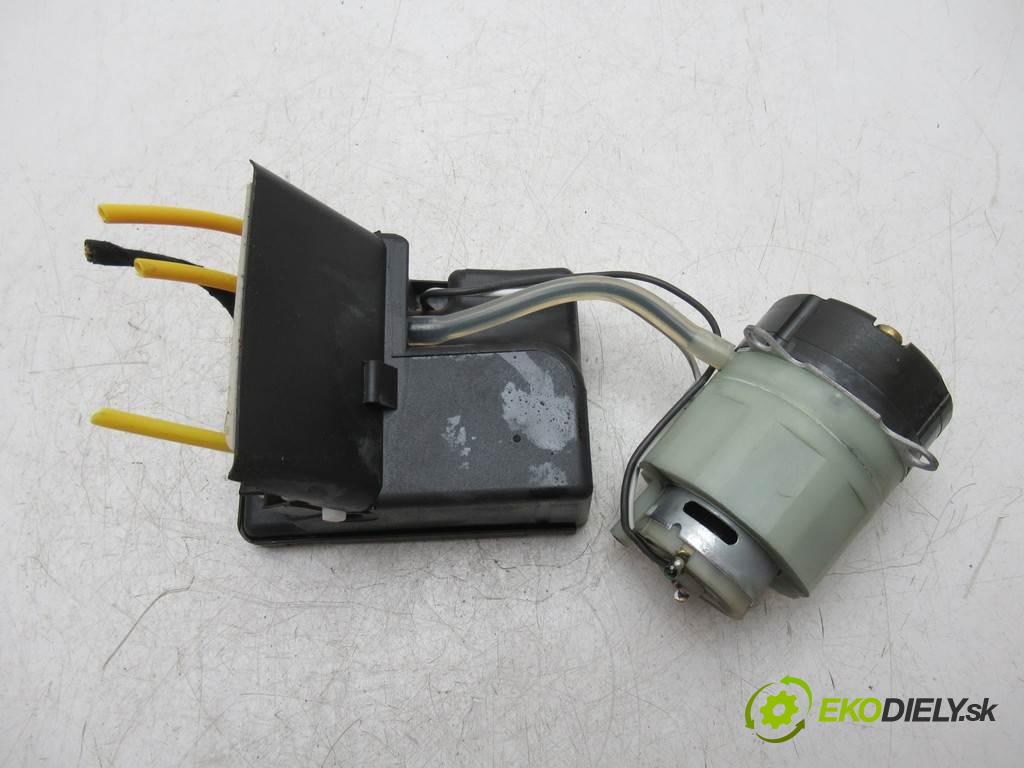 Mercedes-Benz W168  1999  1.4B 82KM 97-04 1400 motorek centrálního zámku 1688000148 (Řídicí jednotky centrálního zámku)