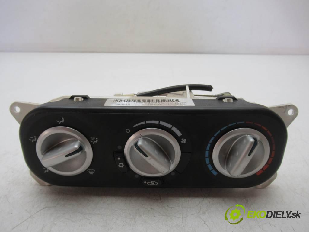 Chrysler PT Cruiser  2006 110 kW 2.2CRD 150KM 00-06 2148 Panel ovládania kúrenia P55111844AJ (Prepínače, spínače, tlačidlá a ovládače kúrenia)