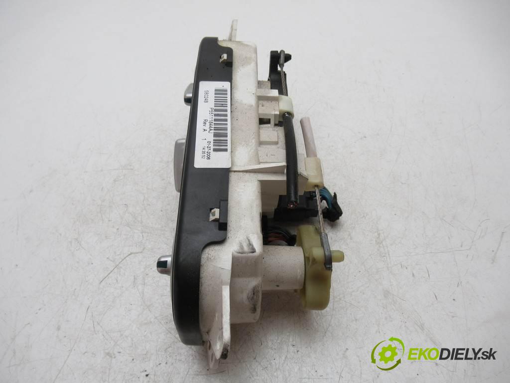 Chrysler PT Cruiser  2006 110 kW 2.2CRD 150KM 00-06 2148 Panel ovládania kúrenia P55111844AJ (Prepínače, spínače, tlačidlá a ovládače kúrenia)