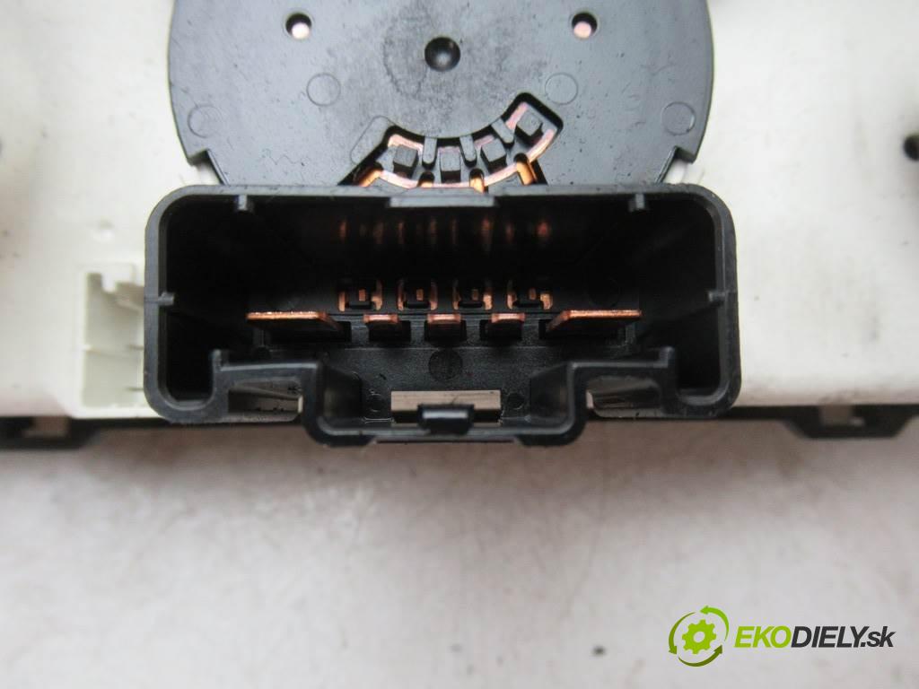 Chrysler PT Cruiser  2006 110 kW 2.2CRD 150KM 00-06 2148 Panel ovládania kúrenia P55111844AJ (Prepínače, spínače, tlačidlá a ovládače kúrenia)