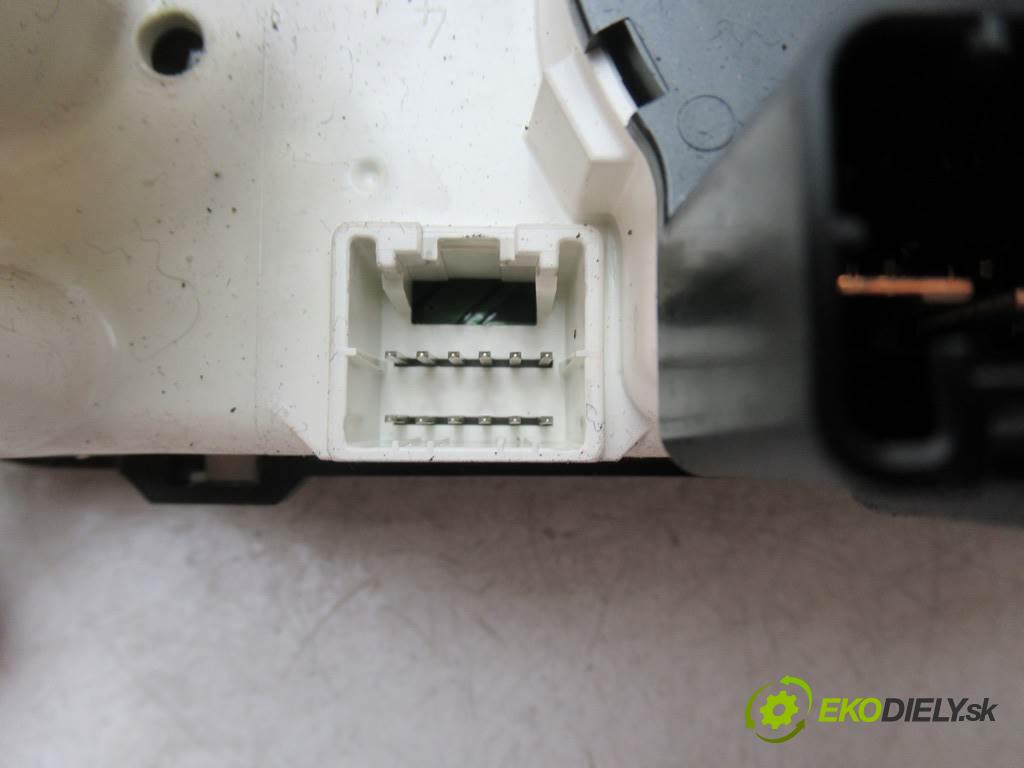 Chrysler PT Cruiser  2006 110 kW 2.2CRD 150KM 00-06 2148 Panel ovládania kúrenia P55111844AJ (Prepínače, spínače, tlačidlá a ovládače kúrenia)