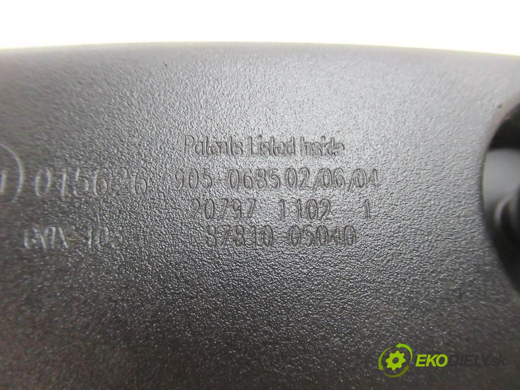Toyota Avensis II T25  2004  KOMBI 5D 2.0D-4D 116KM 03-09 2000 zpětné zrcátko vnitřní  (Světla vnitřní)