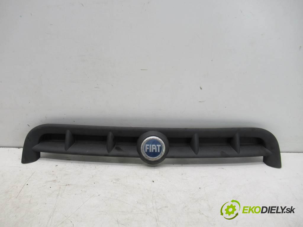 Fiat Doblo  2003  1.9D 63KM 00-05 1900 mřížka maska 735268388 (Mřížky (masky) chladičů)