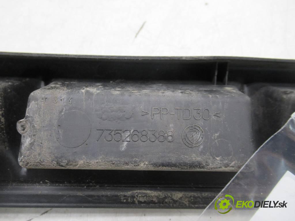 Fiat Doblo  2003  1.9D 63KM 00-05 1900 mřížka maska 735268388 (Mřížky (masky) chladičů)