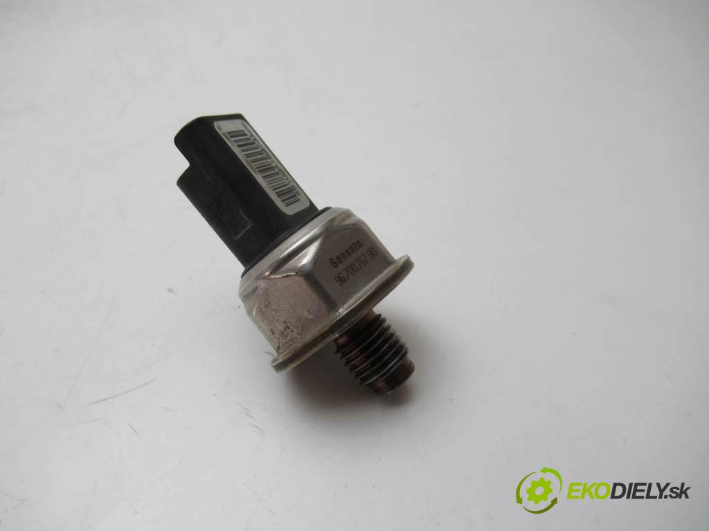 Citroen Berlingo II  2011 68 kw III 1.6HDI 92KM 08-18 1560 snímač tlaku paliva 9670076780 (Snímače)