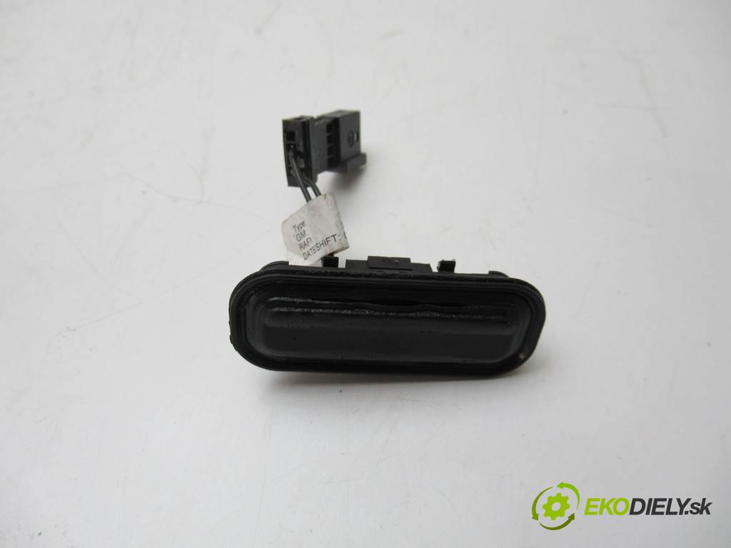 Opel Astra IV J  2011  KOMBI 5D 1.7CDTI 125KM 09- 1700 klika zadní část dveří 13298054