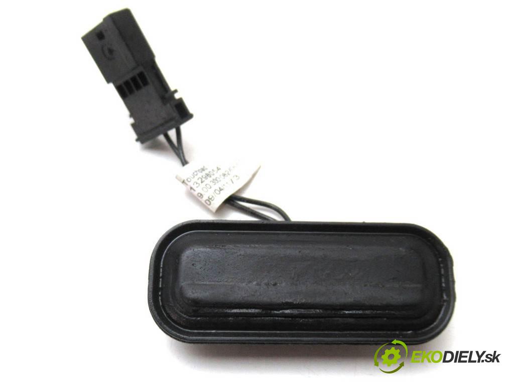 Opel Astra IV J  2011  KOMBI 5D 1.7CDTI 125KM 09- 1700 klika zadní část dveří 13298054