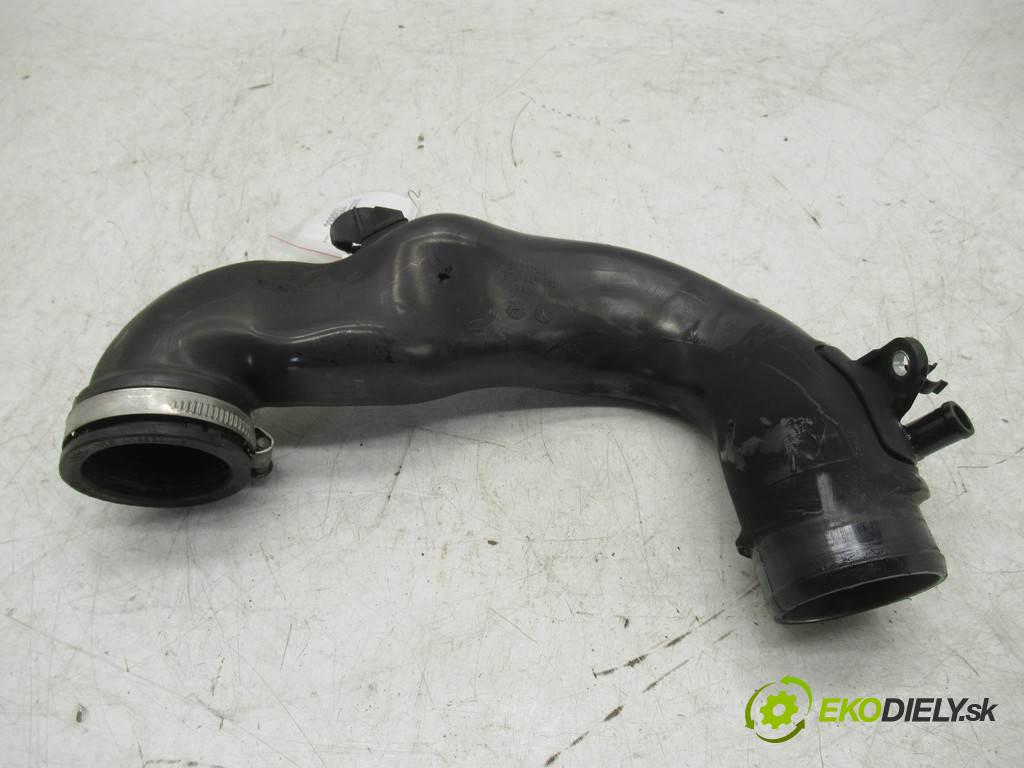Opel Astra IV J    KOMBI 5D 1.7CDTI 125KM 09-  Rúra hadica Rúrka vzduchu 55577108 (Hadice chladenia vzduchu)