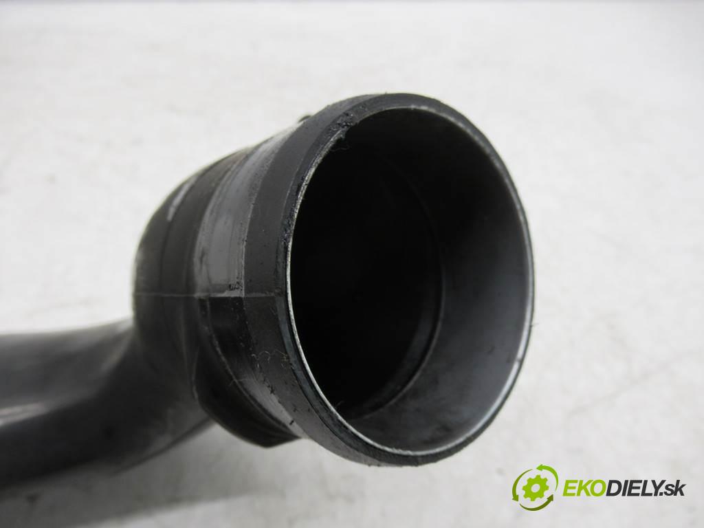 Opel Astra IV J    KOMBI 5D 1.7CDTI 125KM 09-  Rúra hadica Rúrka vzduchu 55577108 (Hadice chladenia vzduchu)