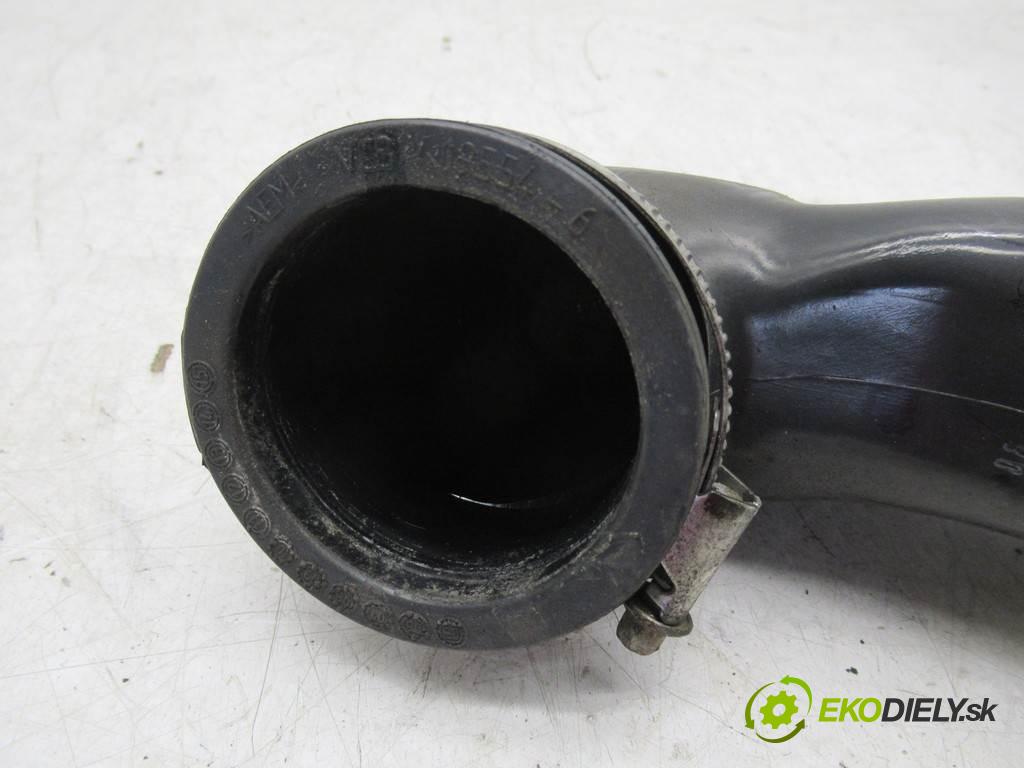 Opel Astra IV J    KOMBI 5D 1.7CDTI 125KM 09-  Rúra hadica Rúrka vzduchu 55577108 (Hadice chladenia vzduchu)