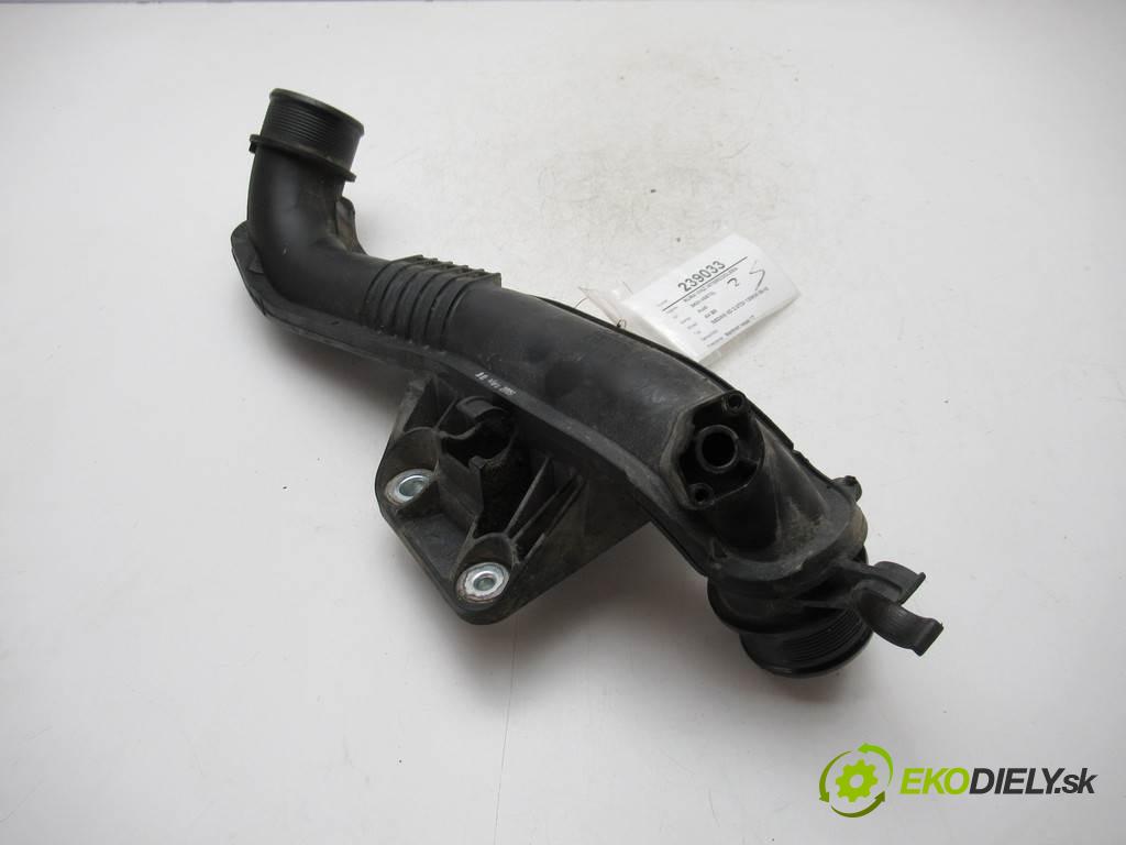 Audi A4 B8    SEDAN 4D 2.0TDI 120KM 08-15  Rúra hadice intercoolera 8K0145673L