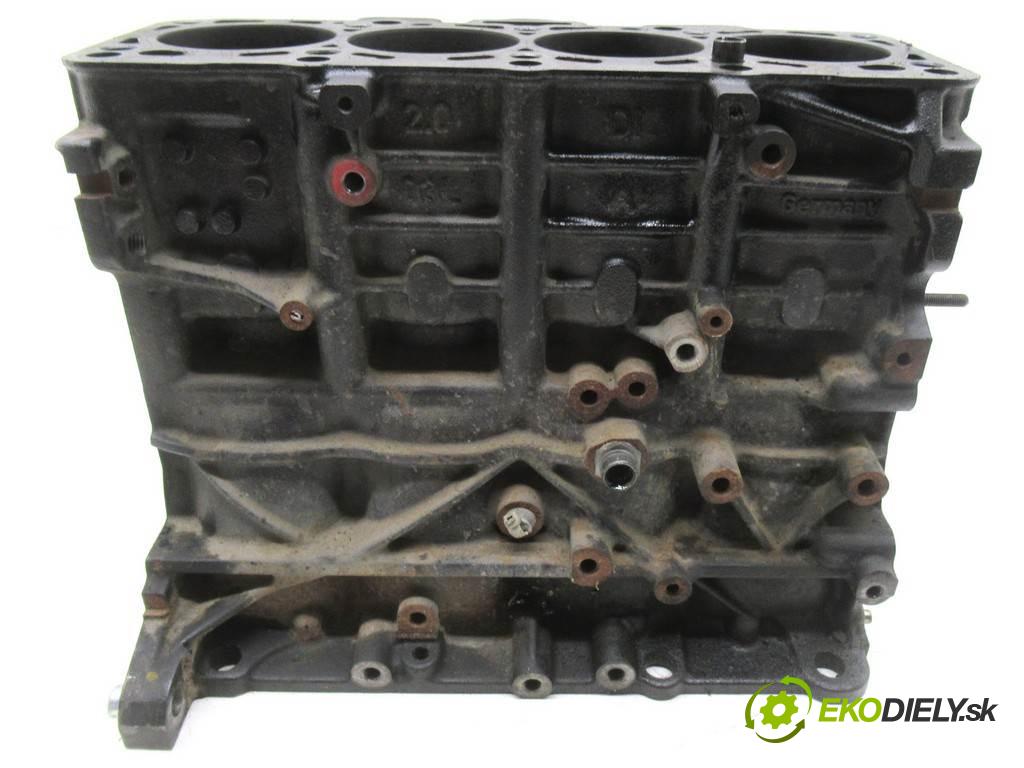 Audi A4 B8    SEDAN 4D 2.0TDI 120KM 08-15  Blok Motor CAGC (Blok motora)