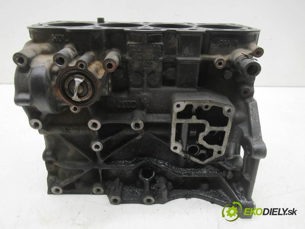 Audi A4 B8    SEDAN 4D 2.0TDI 120KM 08-15  Blok Motor CAGC (Blok motora)