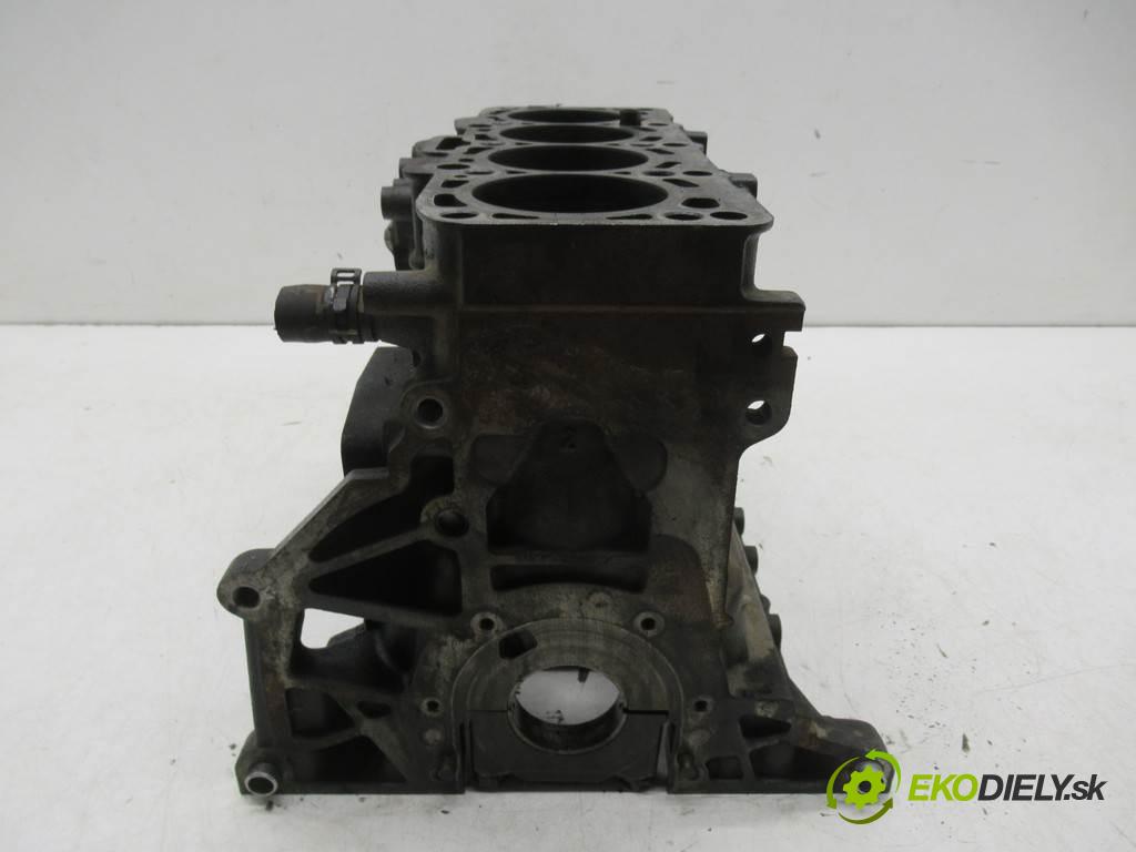 Audi A4 B8    SEDAN 4D 2.0TDI 120KM 08-15  Blok Motor CAGC (Blok motora)