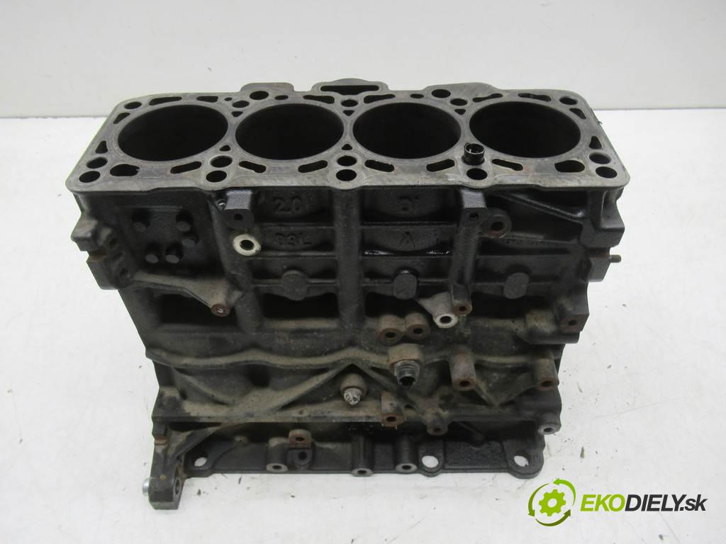 Audi A4 B8    SEDAN 4D 2.0TDI 120KM 08-15  Blok Motor CAGC (Blok motora)