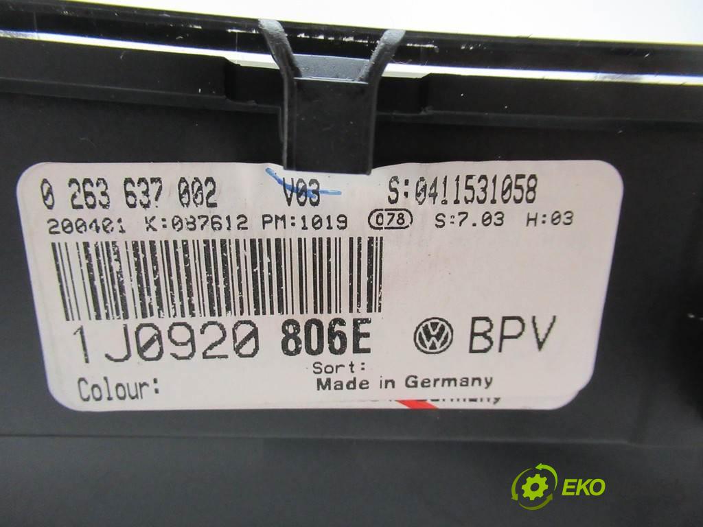 Volkswagen Golf IV  2001  HATCHBACK 5D 1.9TDI 90KM 97-03 1900 Prístrojovka 1J0920806E (Prístrojové dosky, displeje)