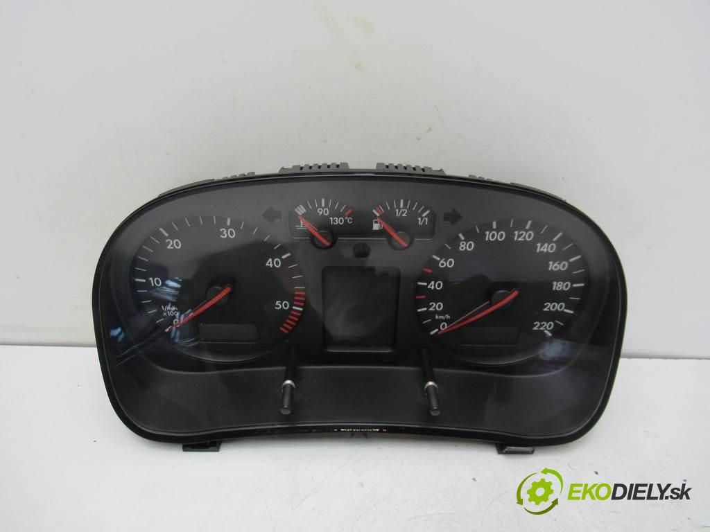 Volkswagen Golf IV  2001  HATCHBACK 5D 1.9TDI 90KM 97-03 1900 Prístrojovka 1J0920806E (Prístrojové dosky, displeje)