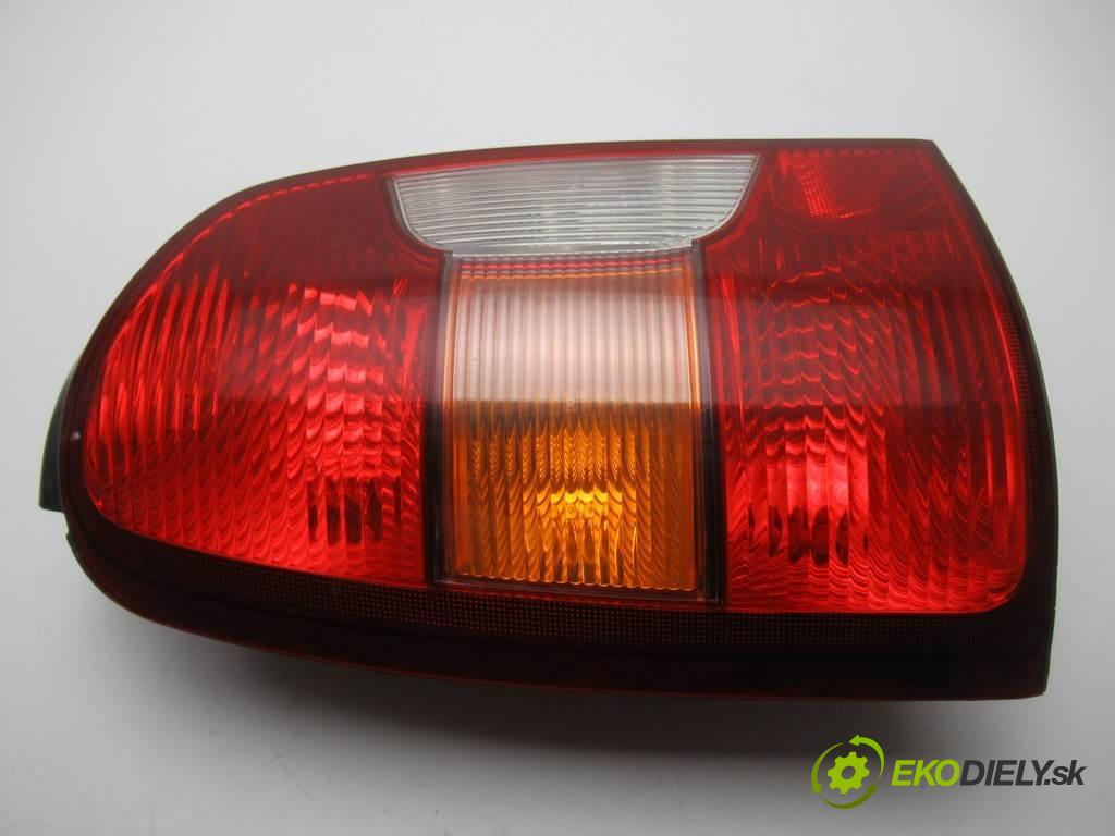 Hyundai Trajet  2002  2.0CRDI 113KM 99-08 2000 světlo zadní část levá strana