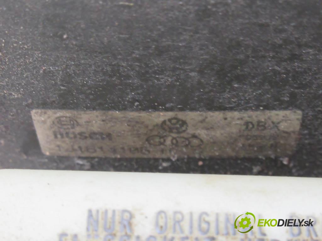 Volkswagen Golf IV  1999 55 kW HATCHBACK 5D 1.4B 75KM 97-03 1400 Posilovač Pumpa brzdová  (Posilňovače bŕzd)