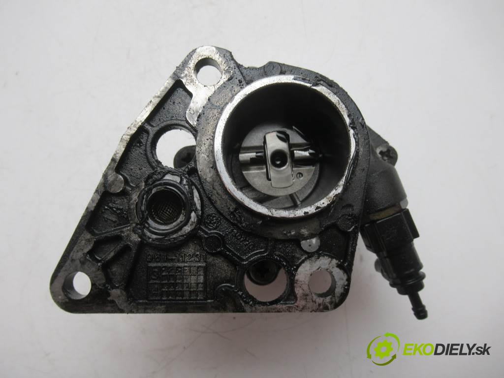 Peugeot Partner LIFT  2003 51 kW 1.9D 69KM 02-08 1900 pumpa vakuová MM101706