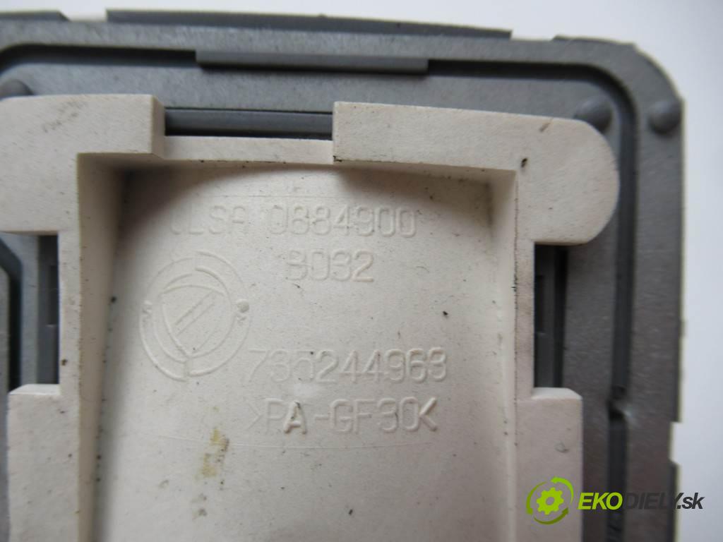 Fiat Bravo II  2010  HATCHBACK 5D 1.9JTD Multijet 120KM 07-14 1910 světlo stropní 735507762 735244963 (Osvětlení interiéru)