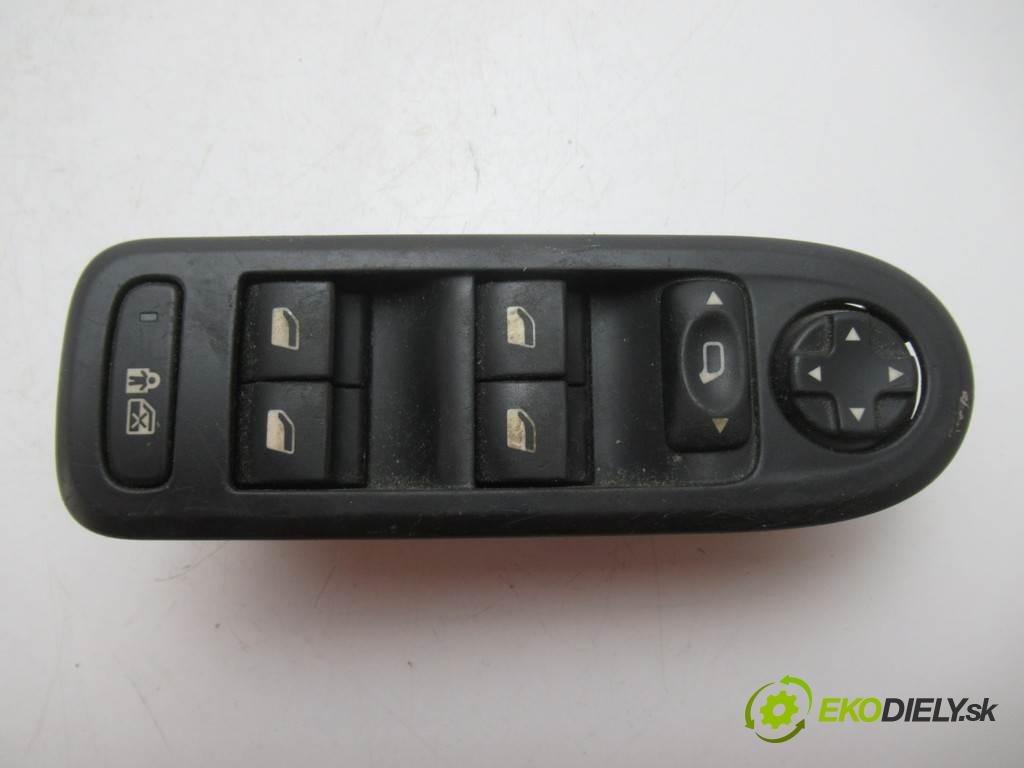 Peugeot 308  2007  HATCHBACK 5D 1.6HDI 90KM 07-13 1600 Prepínač okien 96644915XT (Prepínače, spínače, tlačidlá a ovládače kúrenia)