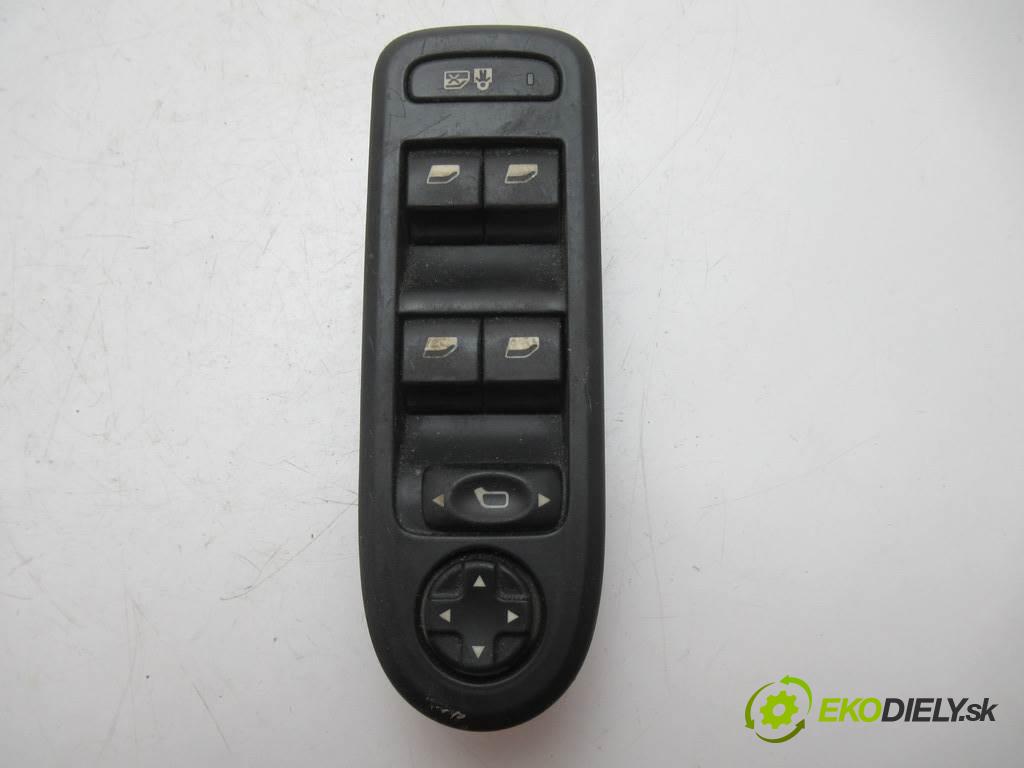 Peugeot 308  2007  HATCHBACK 5D 1.6HDI 90KM 07-13 1600 Prepínač okien 96644915XT (Prepínače, spínače, tlačidlá a ovládače kúrenia)