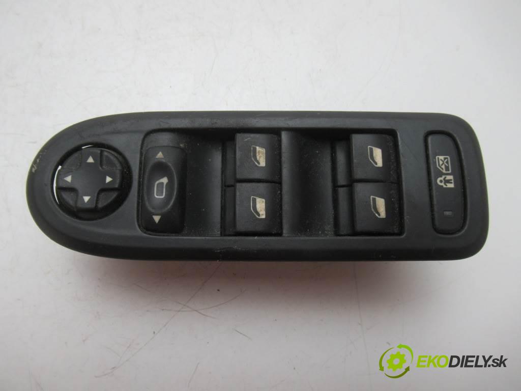 Peugeot 308  2007  HATCHBACK 5D 1.6HDI 90KM 07-13 1600 Prepínač okien 96644915XT (Prepínače, spínače, tlačidlá a ovládače kúrenia)
