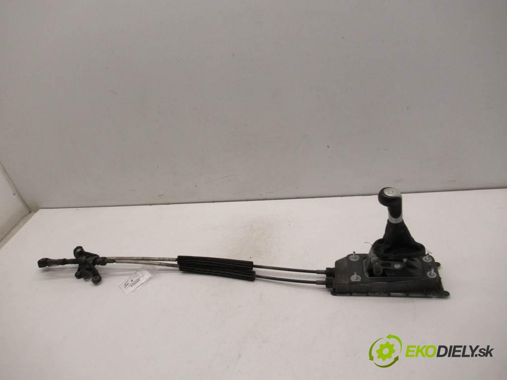 Skoda Roomster  2007  1.9TDI 105KM 06-10 1900 Kulisa - - 9Q0711061E (Rýchlostné páky / kulisy)