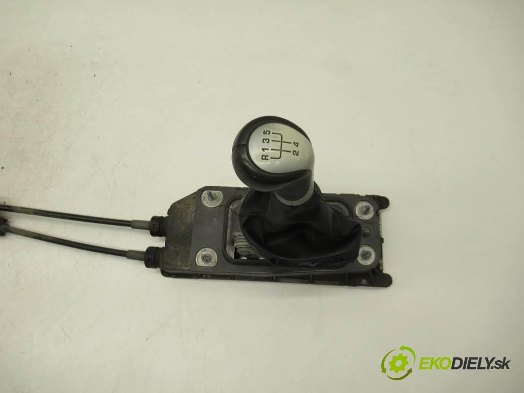 Skoda Roomster  2007  1.9TDI 105KM 06-10 1900 Kulisa - - 9Q0711061E (Rýchlostné páky / kulisy)