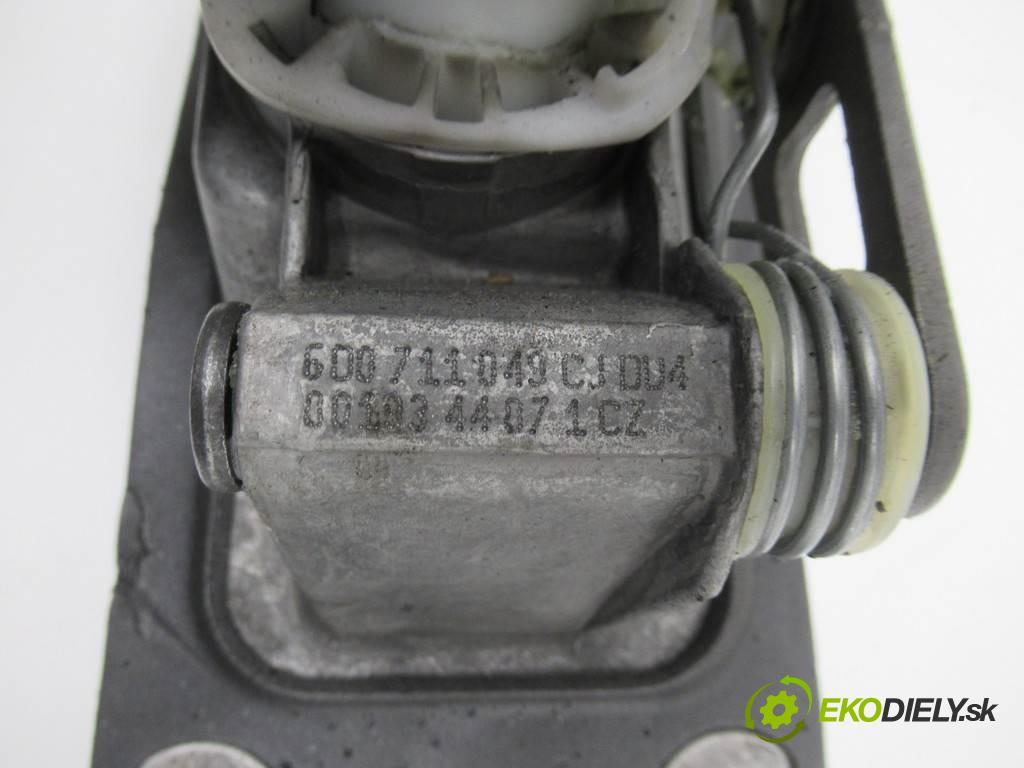 Skoda Roomster  2007  1.9TDI 105KM 06-10 1900 Kulisa - - 9Q0711061E (Rýchlostné páky / kulisy)