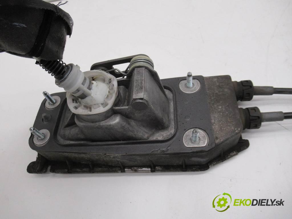 Skoda Roomster  2007  1.9TDI 105KM 06-10 1900 Kulisa - - 9Q0711061E (Rýchlostné páky / kulisy)