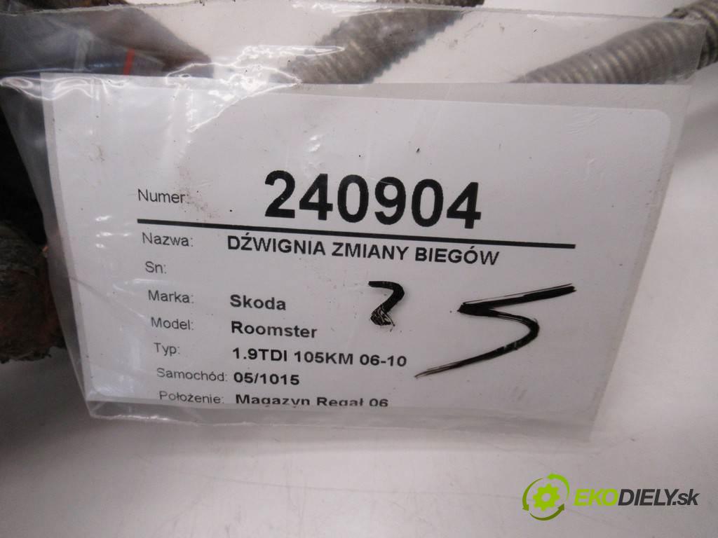 Skoda Roomster  2007  1.9TDI 105KM 06-10 1900 Kulisa - - 9Q0711061E (Rýchlostné páky / kulisy)
