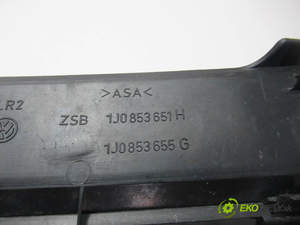 Volkswagen Golf IV  2003  KOMBI 5D 1.9TDI 101KM 97-03 1900 Mriežka maska 1J0853651H (Mriežky, masky)