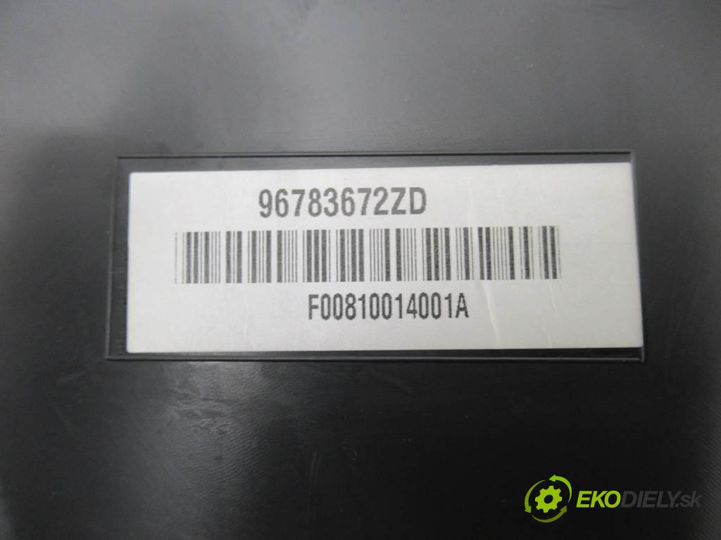 Peugeot 301  2013 85 kW SEDAN 4D 1.6VTI 115KM 12- 1600 čalúnenie Dvere predný pravy tapacír  (Ostatné)