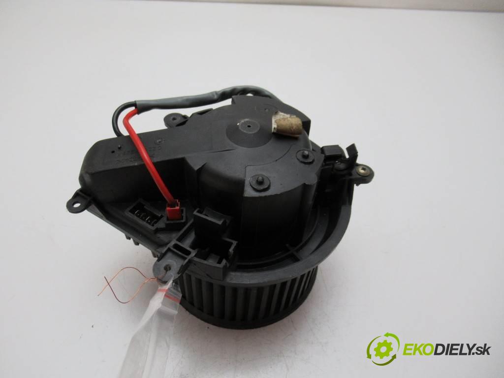 Mitsubishi Carisma    A  Ventilátor ventilátor kúrenia 904502422 (Ventilátory kúrenia)
