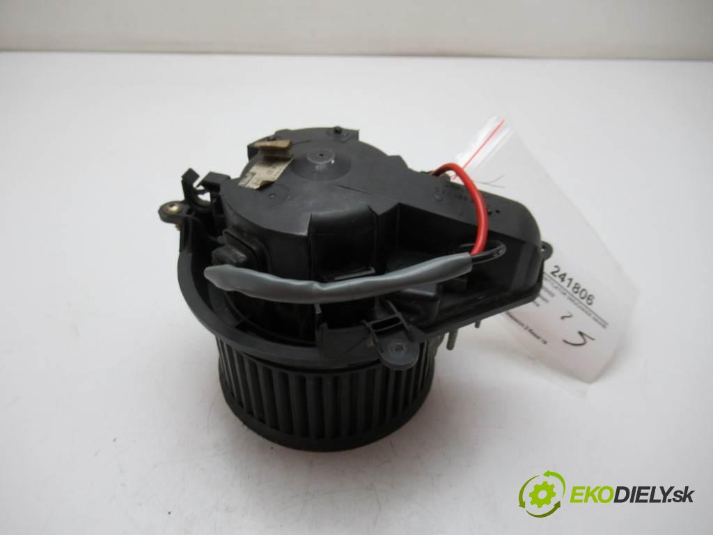 Mitsubishi Carisma    A  Ventilátor ventilátor kúrenia 904502422 (Ventilátory kúrenia)