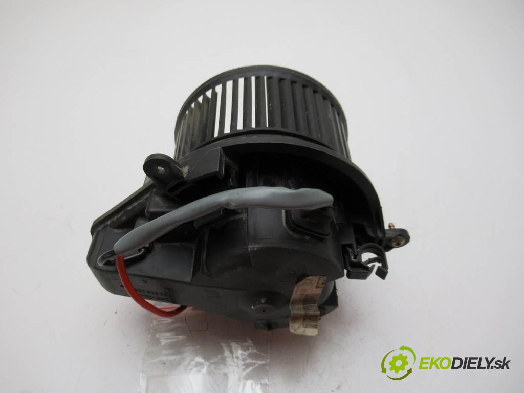 Mitsubishi Carisma    A  Ventilátor ventilátor kúrenia 904502422 (Ventilátory kúrenia)