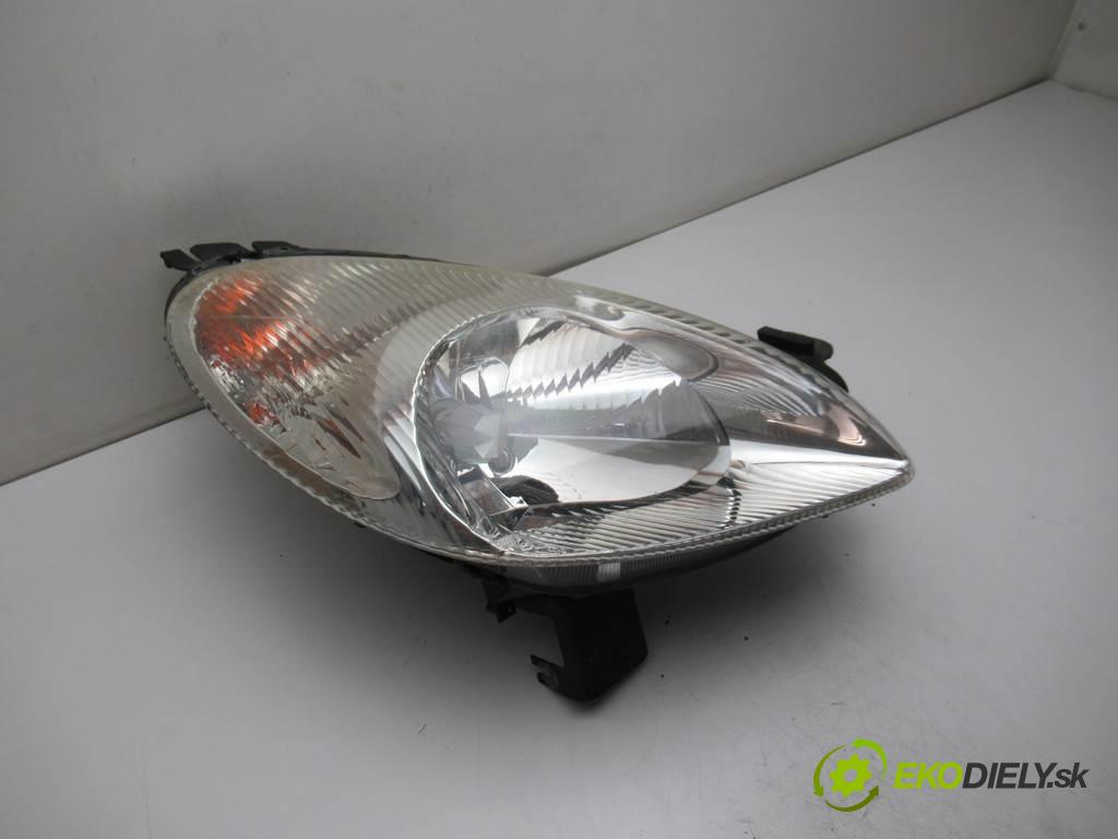 Citroen Xsara Picasso  2000 85 kW 1.8B 115KM 99-04 1800 Svetlomet pravy  (Pravé)