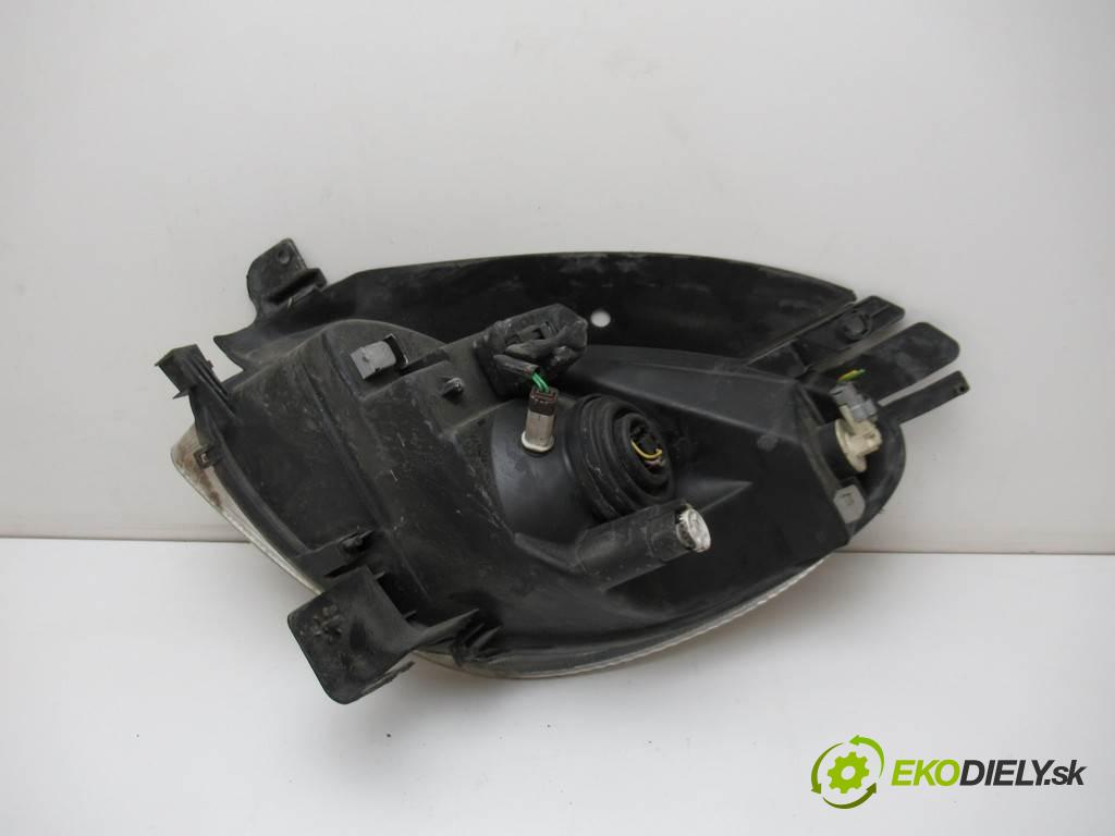 Citroen Xsara Picasso  2000 85 kW 1.8B 115KM 99-04 1800 Svetlomet pravy  (Pravé)